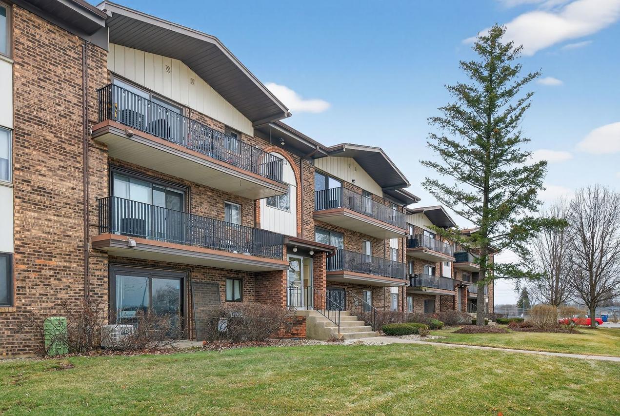 5239 James Ln. #1101, Crestwood, IL 60418