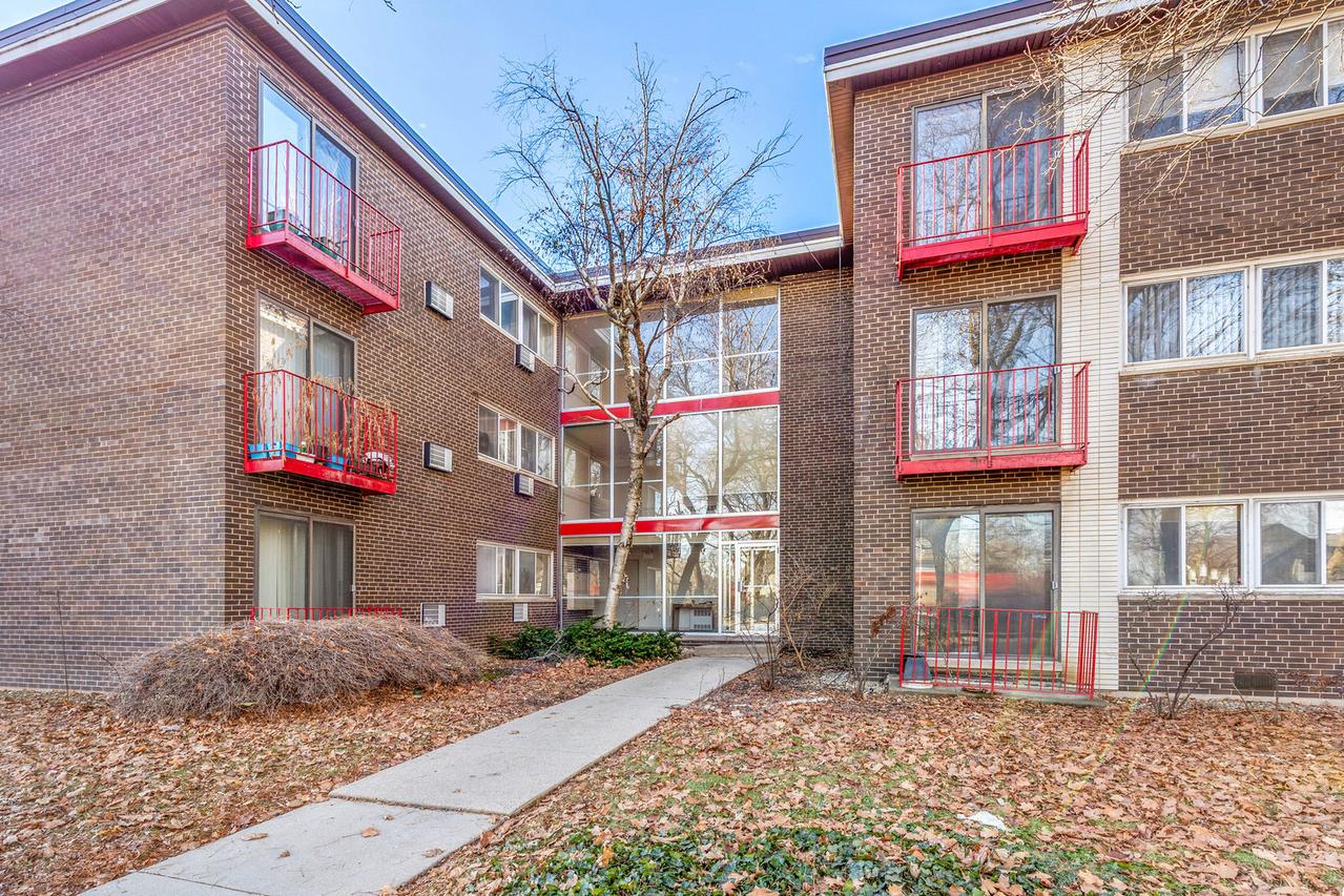 8500 Skokie Blvd. #3A, Skokie, IL 60077