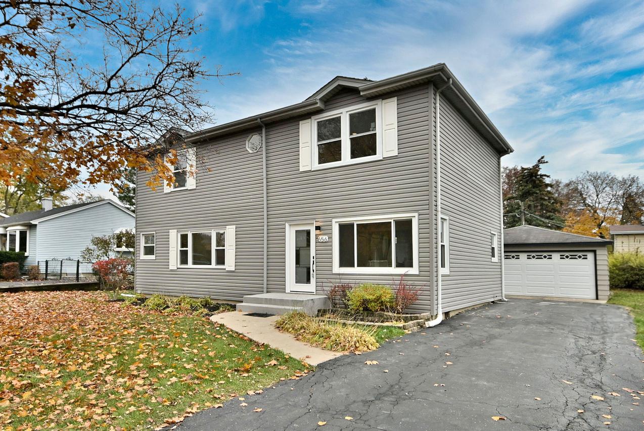 656 W Comstock Ave., Elmhurst, IL 60126
