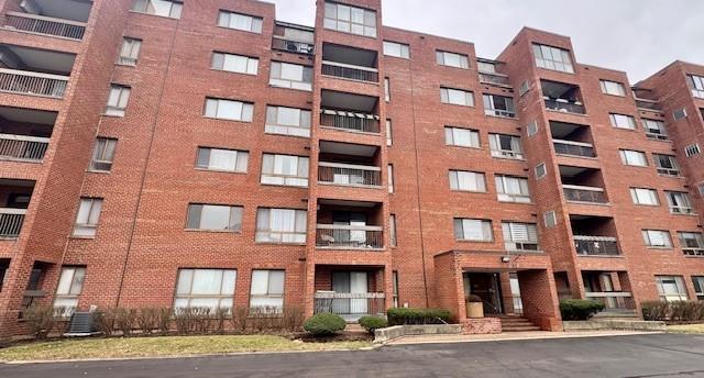 701 Forum Sq. #102, Glenview, IL 60025