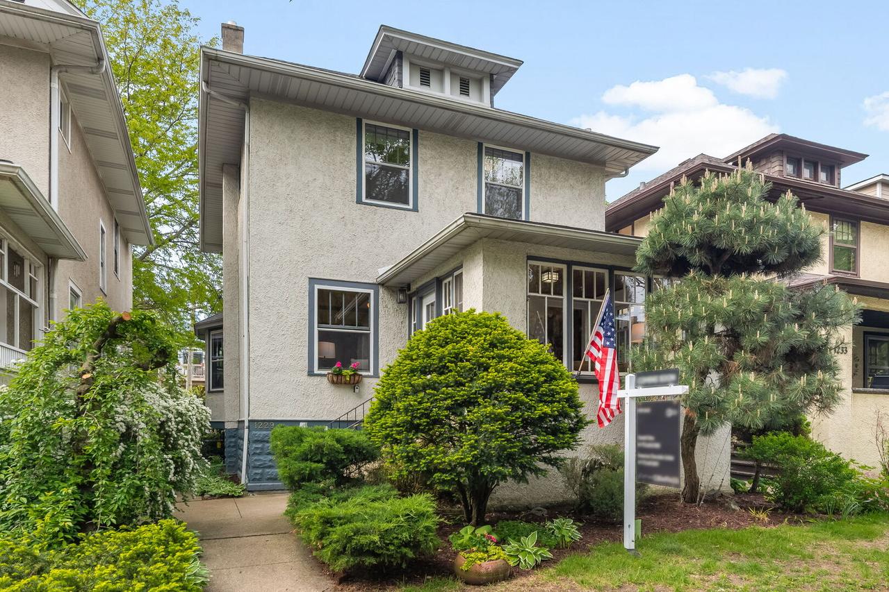 1229 W Hood Ave., Chicago, IL 60660