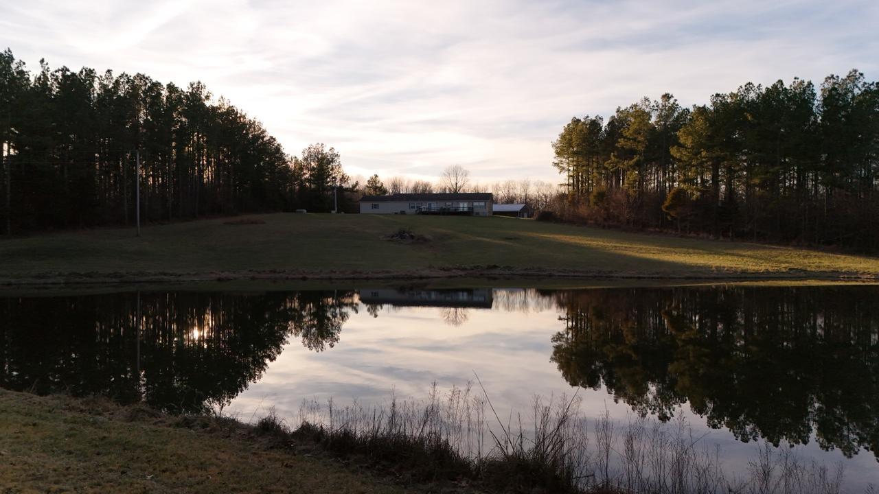 1240 Hummingbird Rd., Buncombe, IL 62912