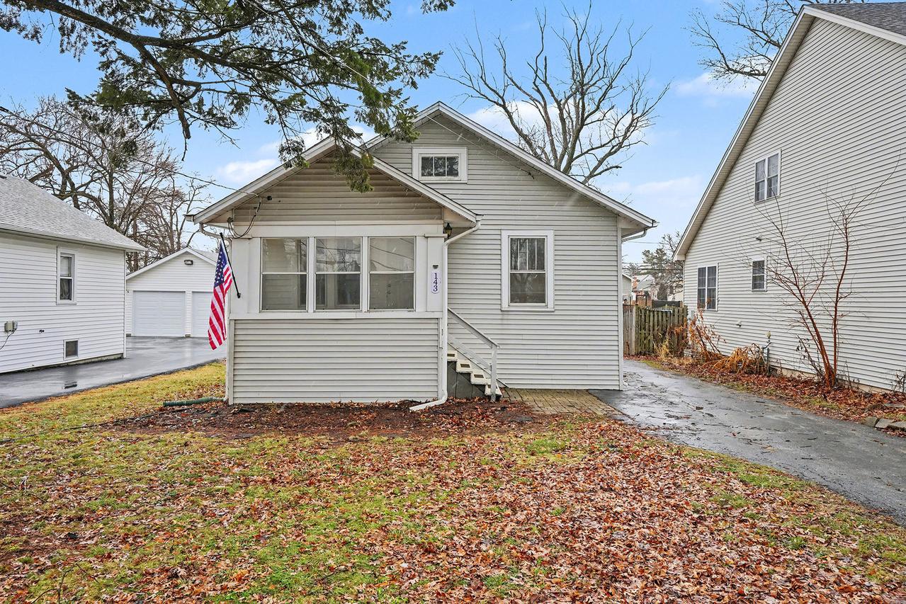 143 E Division St., Villa Park, IL 60181