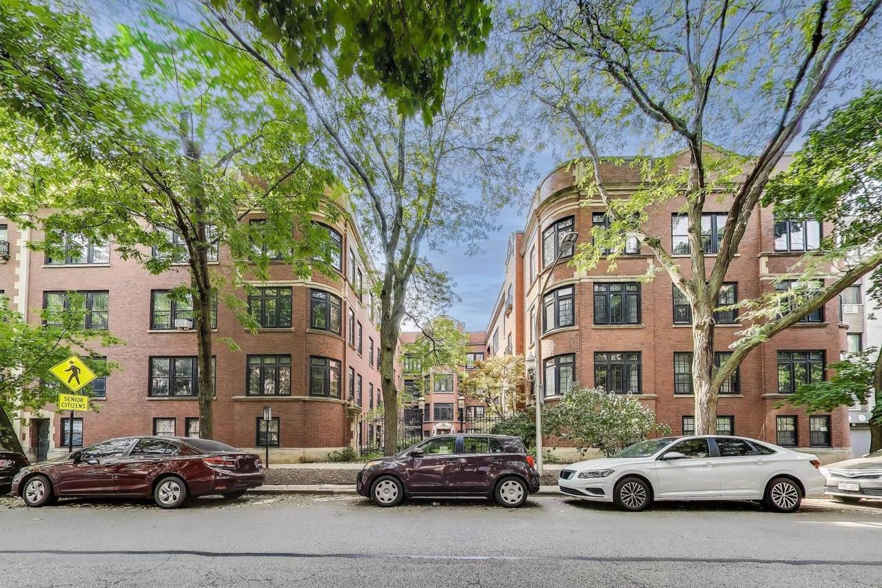 2918 N Pine Grove Ave. #3, Chicago, IL 60657