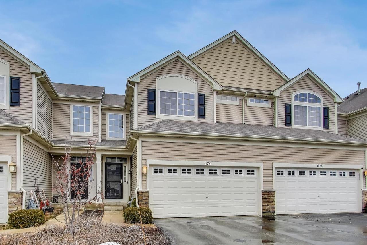 676 S Jade Ln., Round Lake, IL 60073
