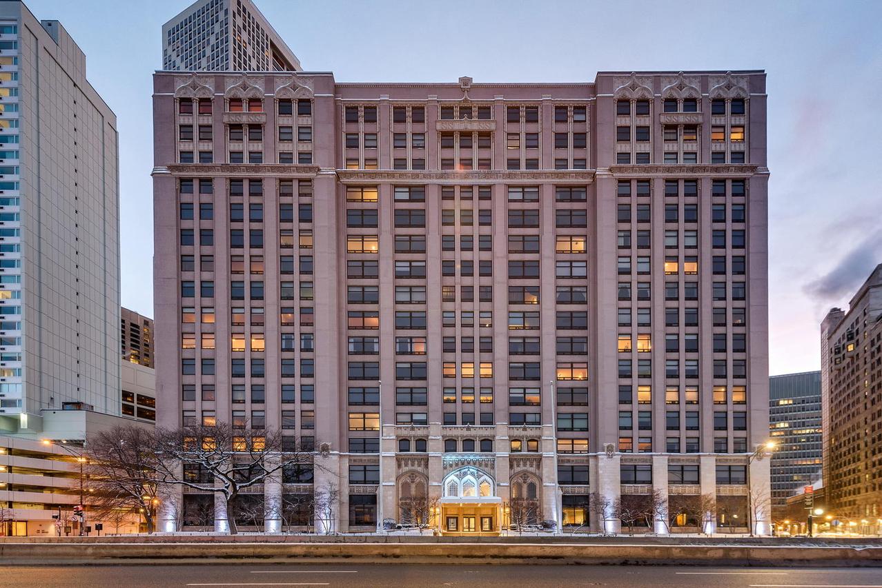 680 N Lake Shore Dr. #821, Chicago, IL 60611