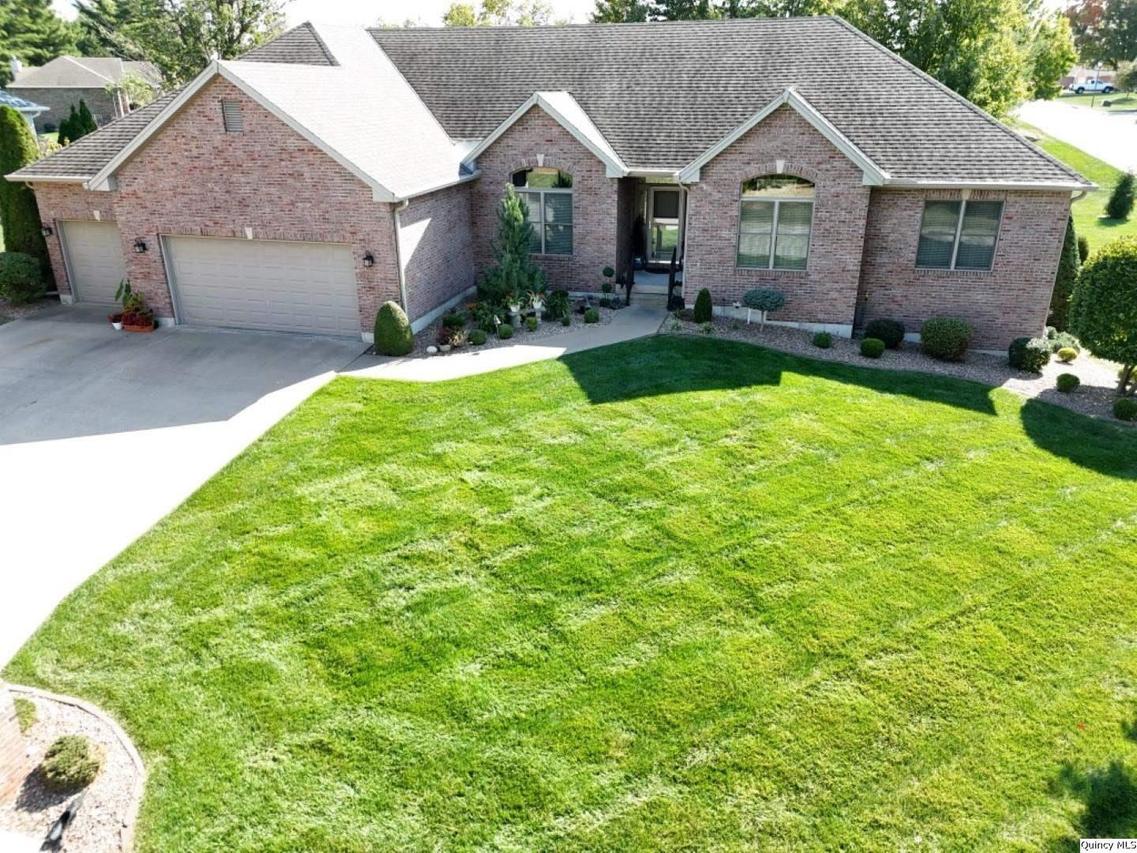 3910 Newcastle, Quincy, IL 62305