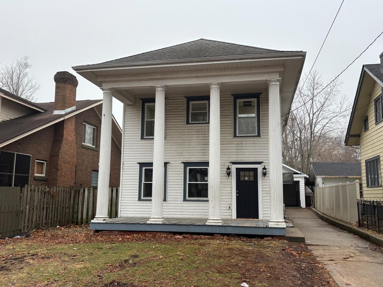 706 John St., Rockford, IL 61103