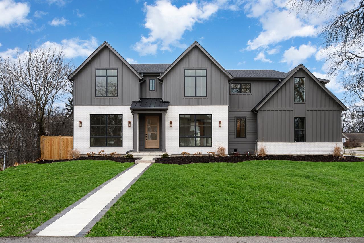 1735 Longvalley Rd., Glenview, IL 60025