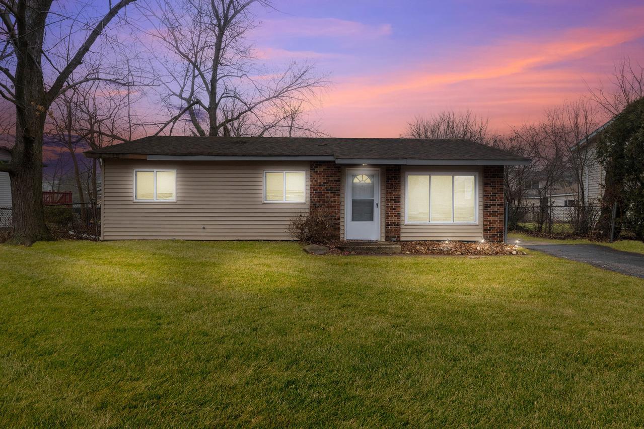 219 Monterey Dr., Bolingbrook, IL 60440