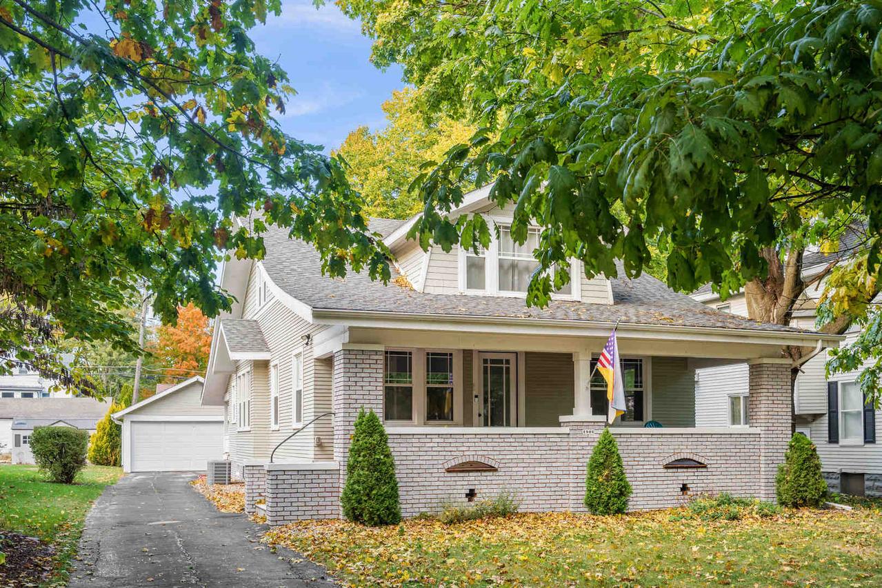 1906 E Taylor St., Bloomington, IL 61701