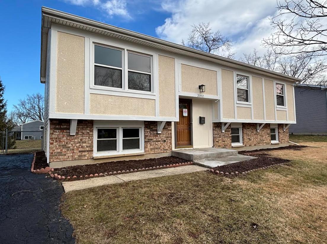 3012 Scenicwood Ln., Woodridge, IL 60517