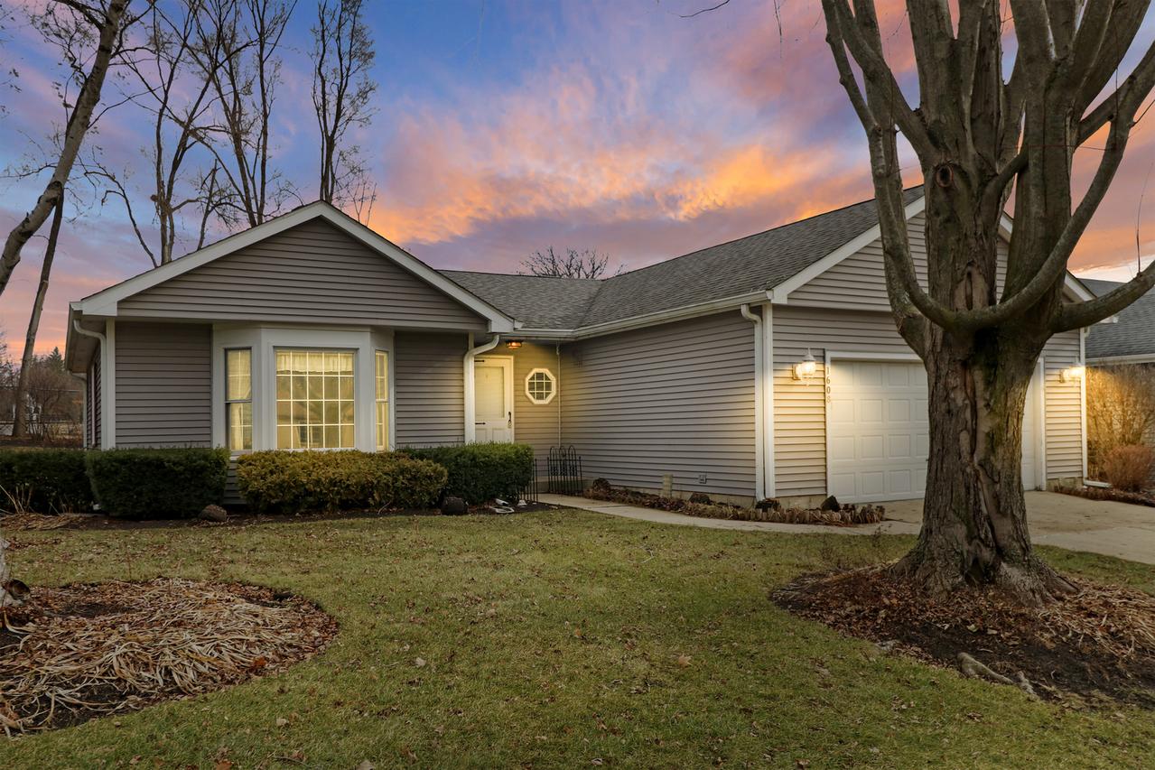 1608 N Leonard Ave., Mchenry, IL 60050