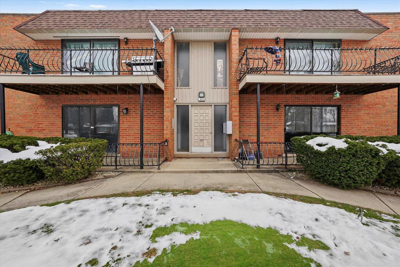 629 N Carroll Pkwy. #208, Glenwood, IL 60425