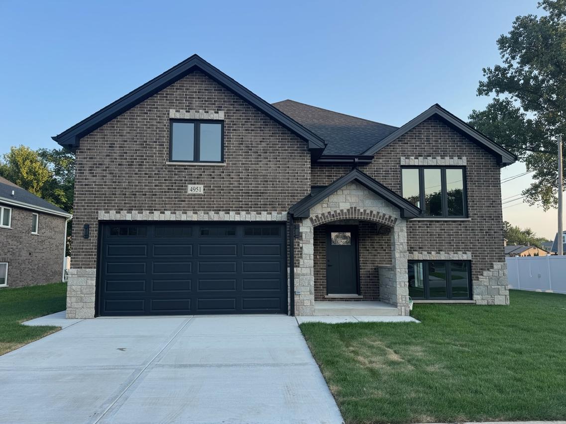 4951 W 86th St., Burbank, IL 60459