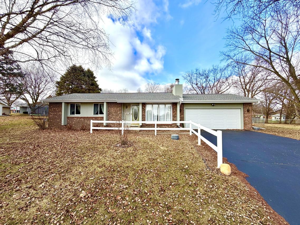 1211 Monroe St., Pecatonica, IL 61063