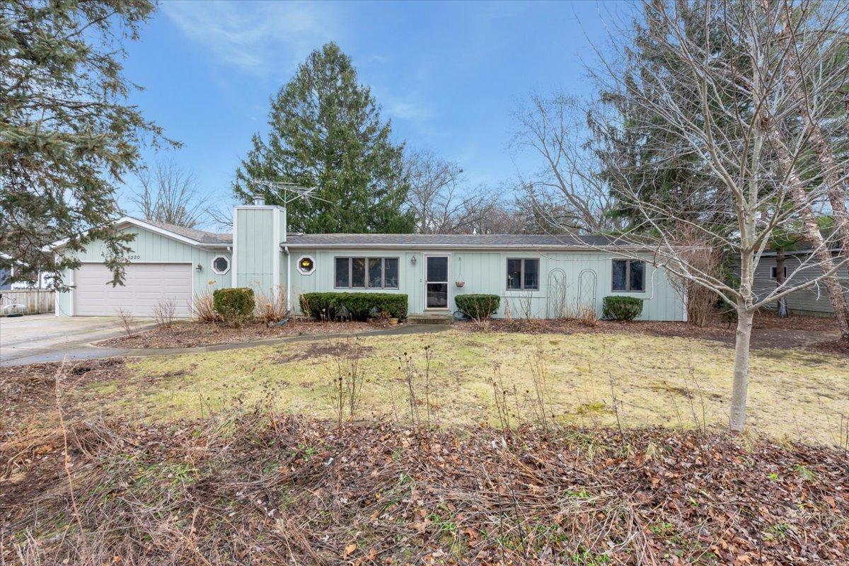 5220 Palm St., Mchenry, IL 60051