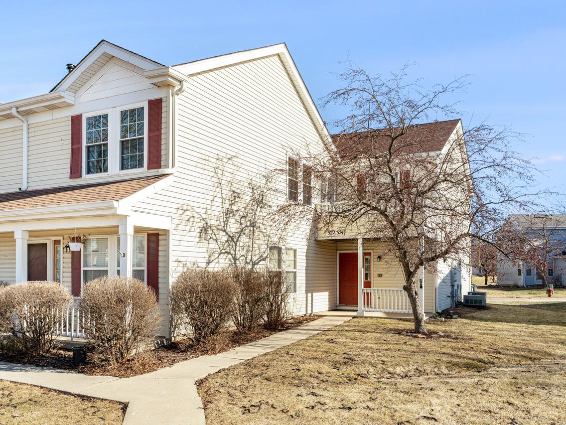 322 Ogden Falls Blvd., Oswego, IL 60543