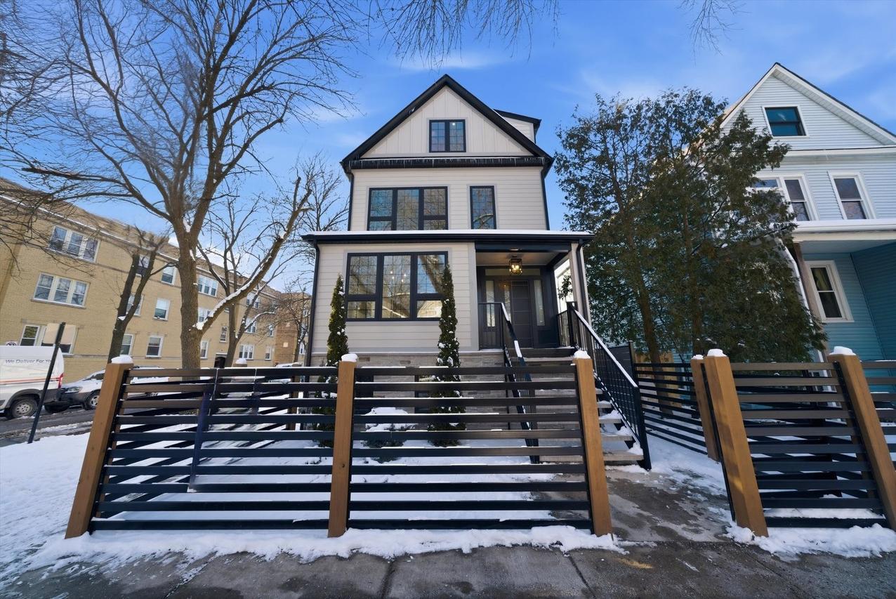 [Address Hidden by Seller], Chicago, IL 60625