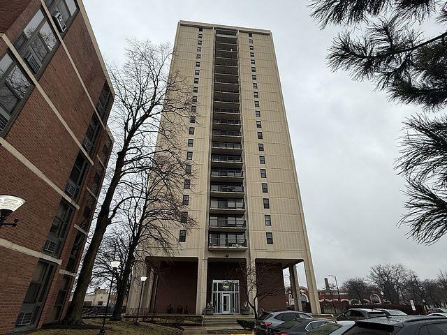 2901 S Michigan Ave. #1803-4, Chicago, IL 60616