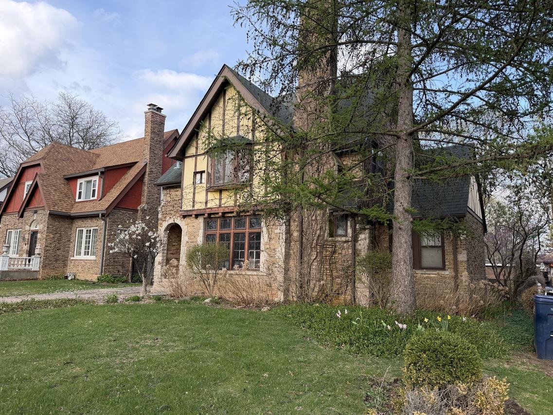 1411 N Jackson St., Waukegan, IL 60085