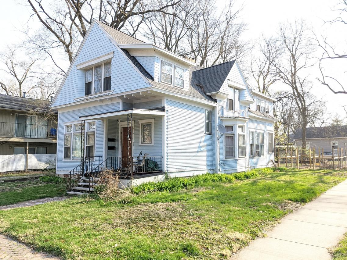 210 S Grove St., Urbana, IL 61802