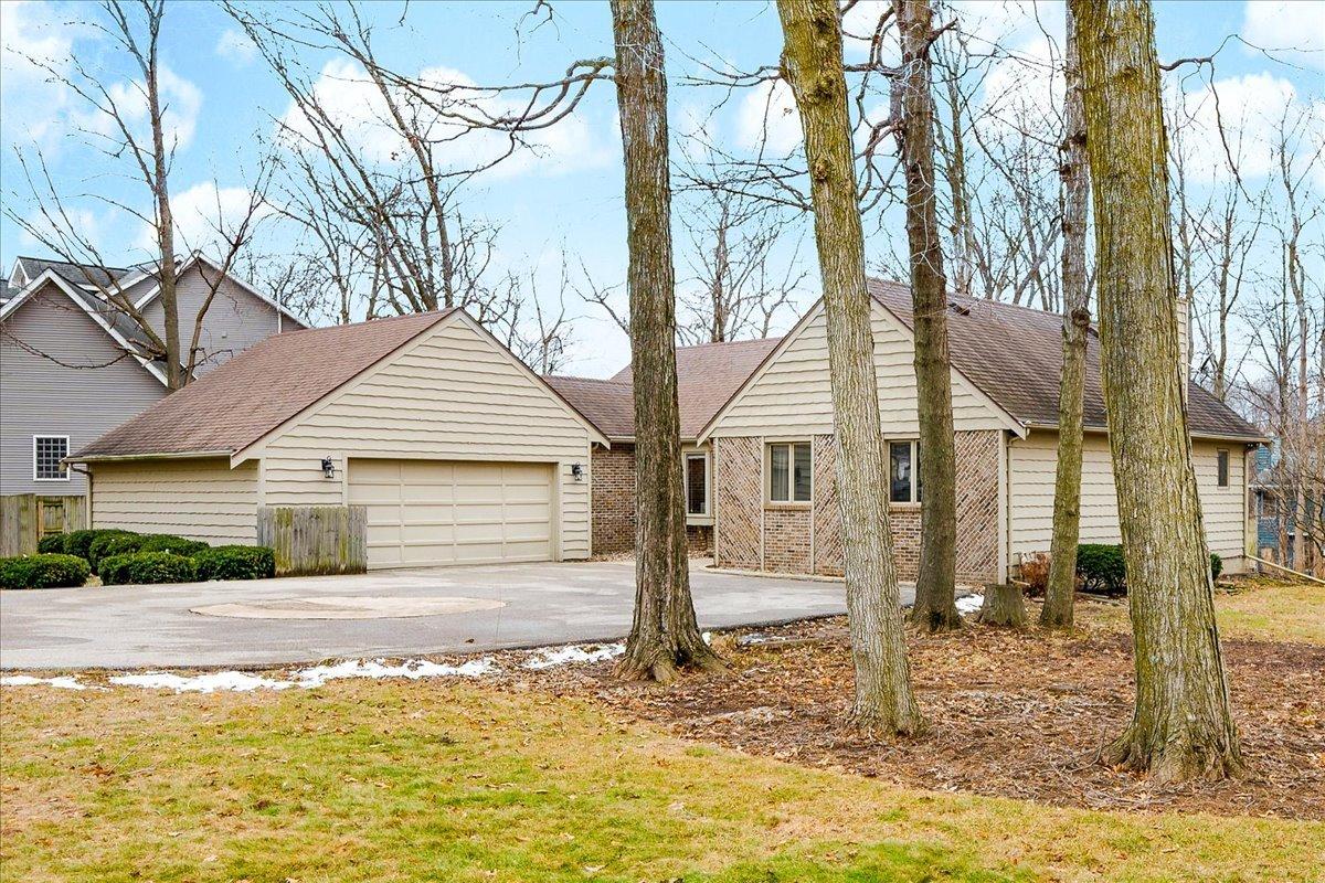 1705 Longden Ave., Bloomington, IL 61701