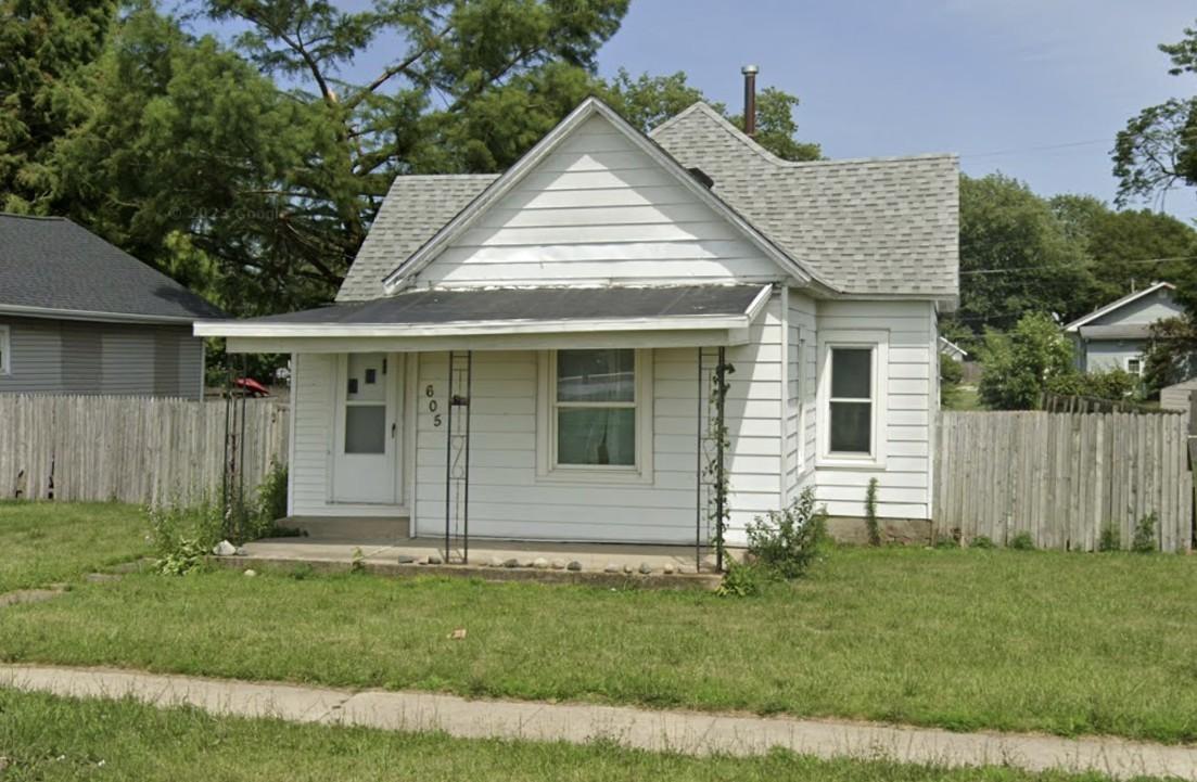 605 S Sycamore St., Villa Grove, IL 61956