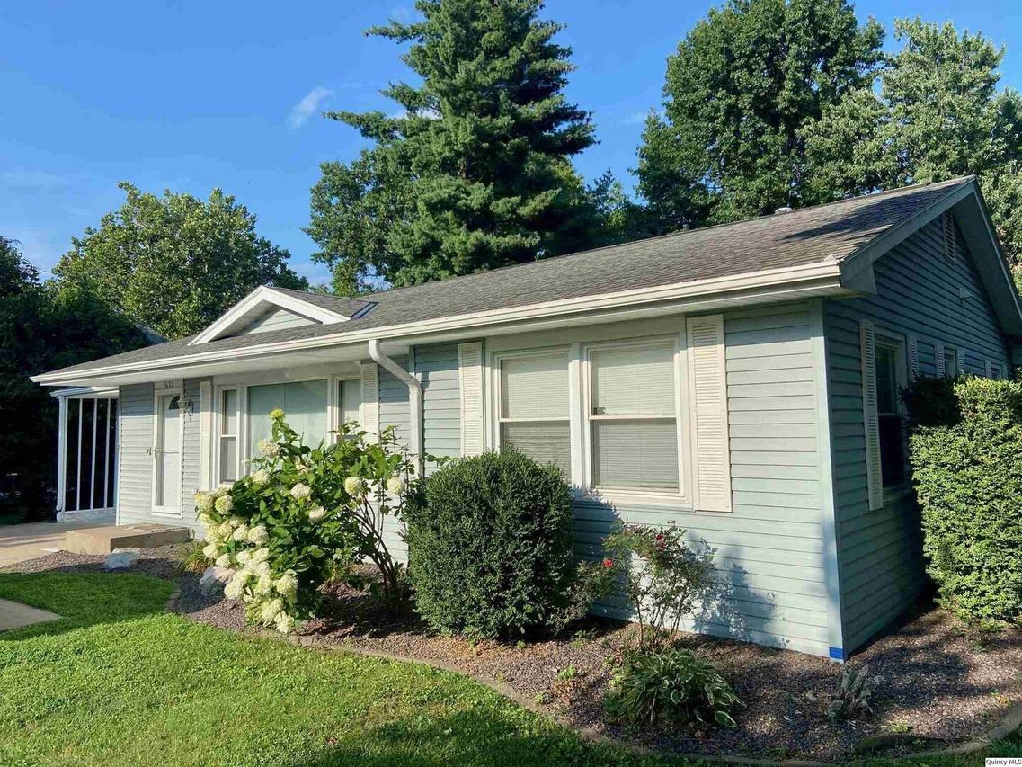 1632 N 24th St, Quincy, IL 62301