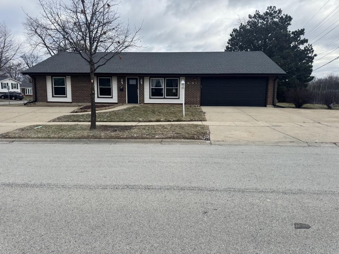 7315 Cumberland Dr., Hanover Park, IL 60133