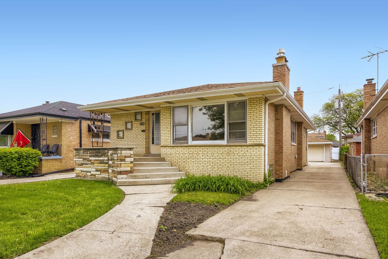 8531 S Tripp Ave., Chicago, IL 60652