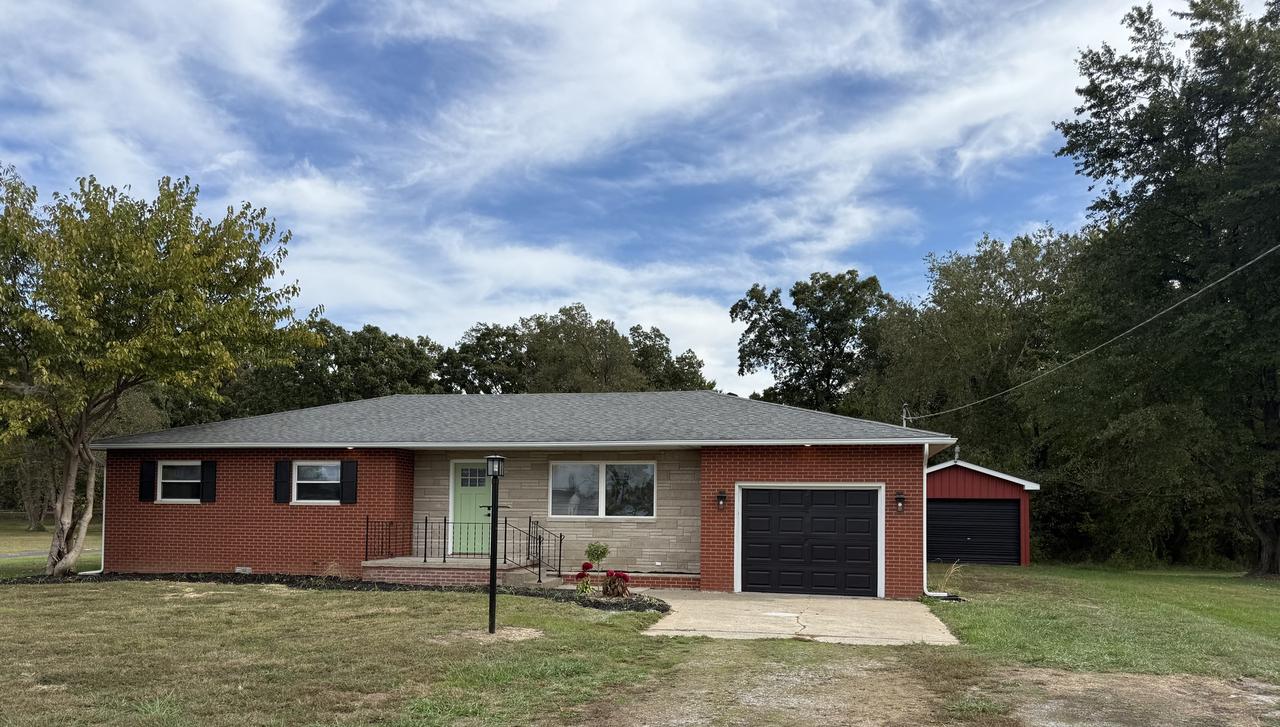 17666 Route 37, West Frankfort, IL 62896