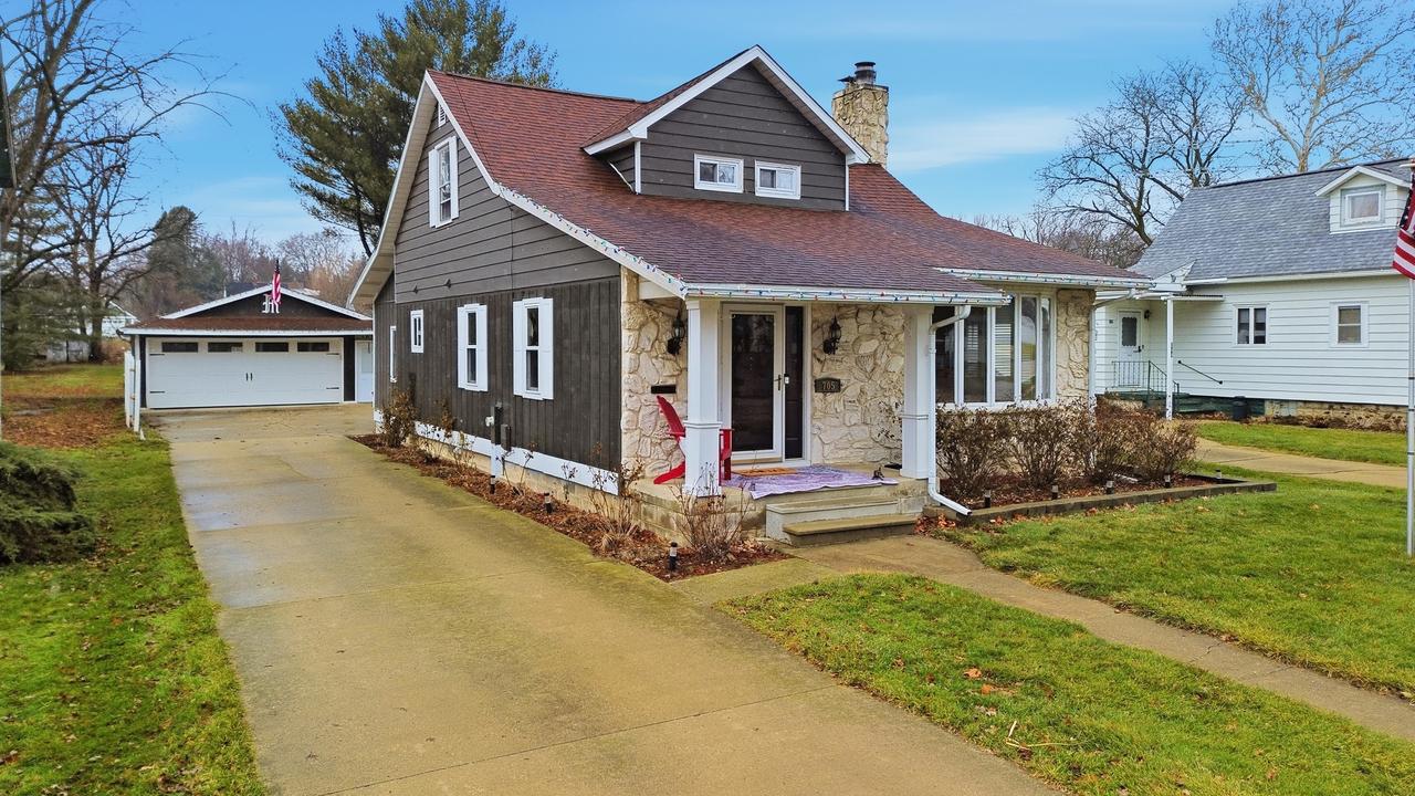 705 Institute Blvd., Dixon, IL 61021