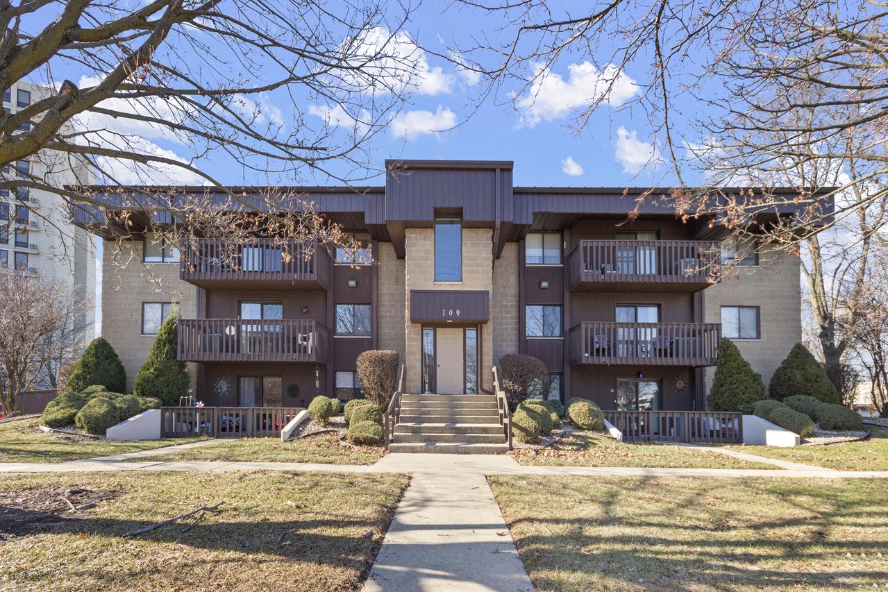 109 Caterpillar Dr. #1B, Joliet, IL 60436