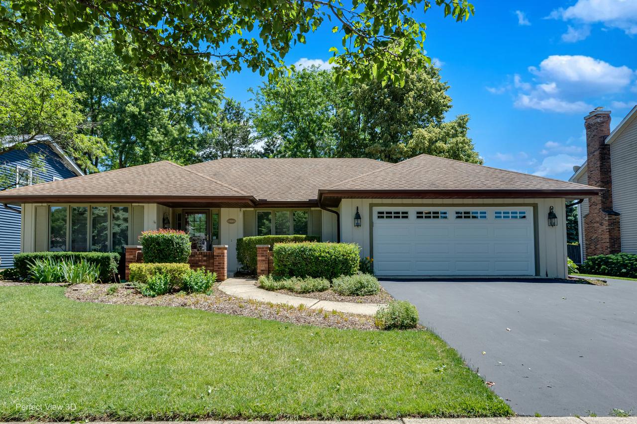 804 Manchester St., Naperville, IL 60563