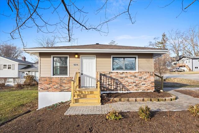 New Homes with Master Bedrooms on the 1st Floor That Attend Grayslake Middle School: January 10th to January 16th