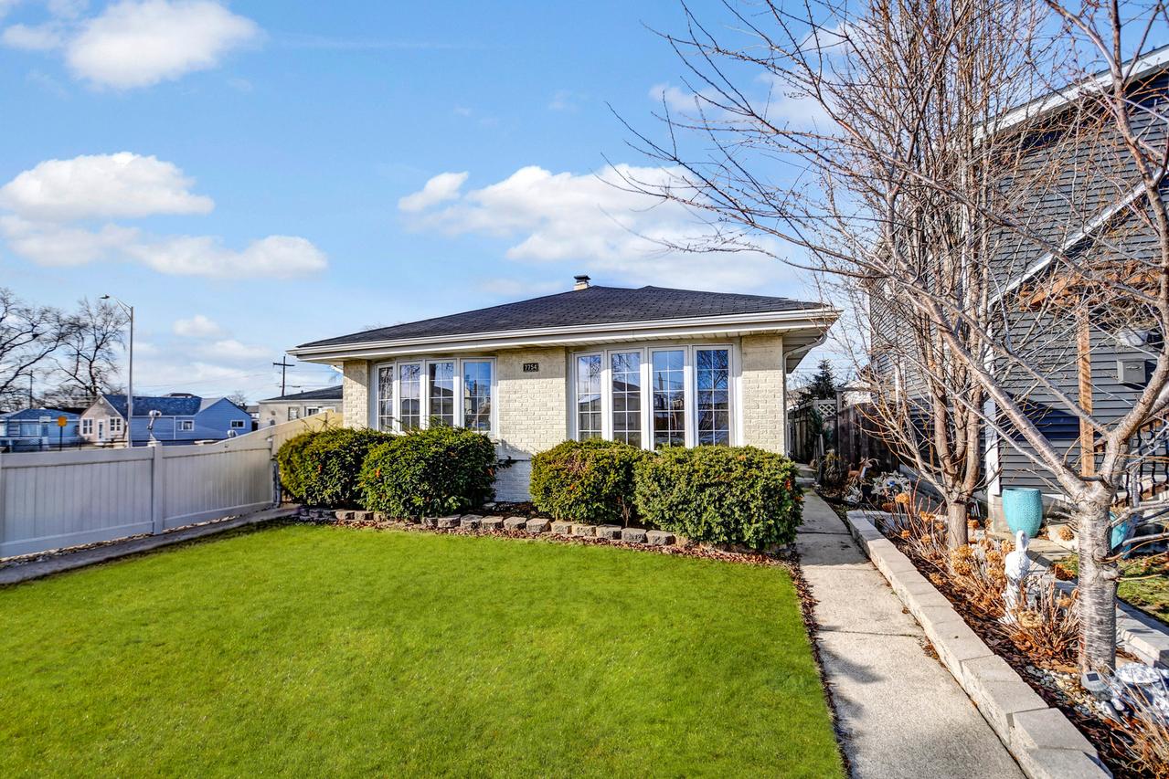 7754 S Mcvicker Ave., Burbank, IL 60459