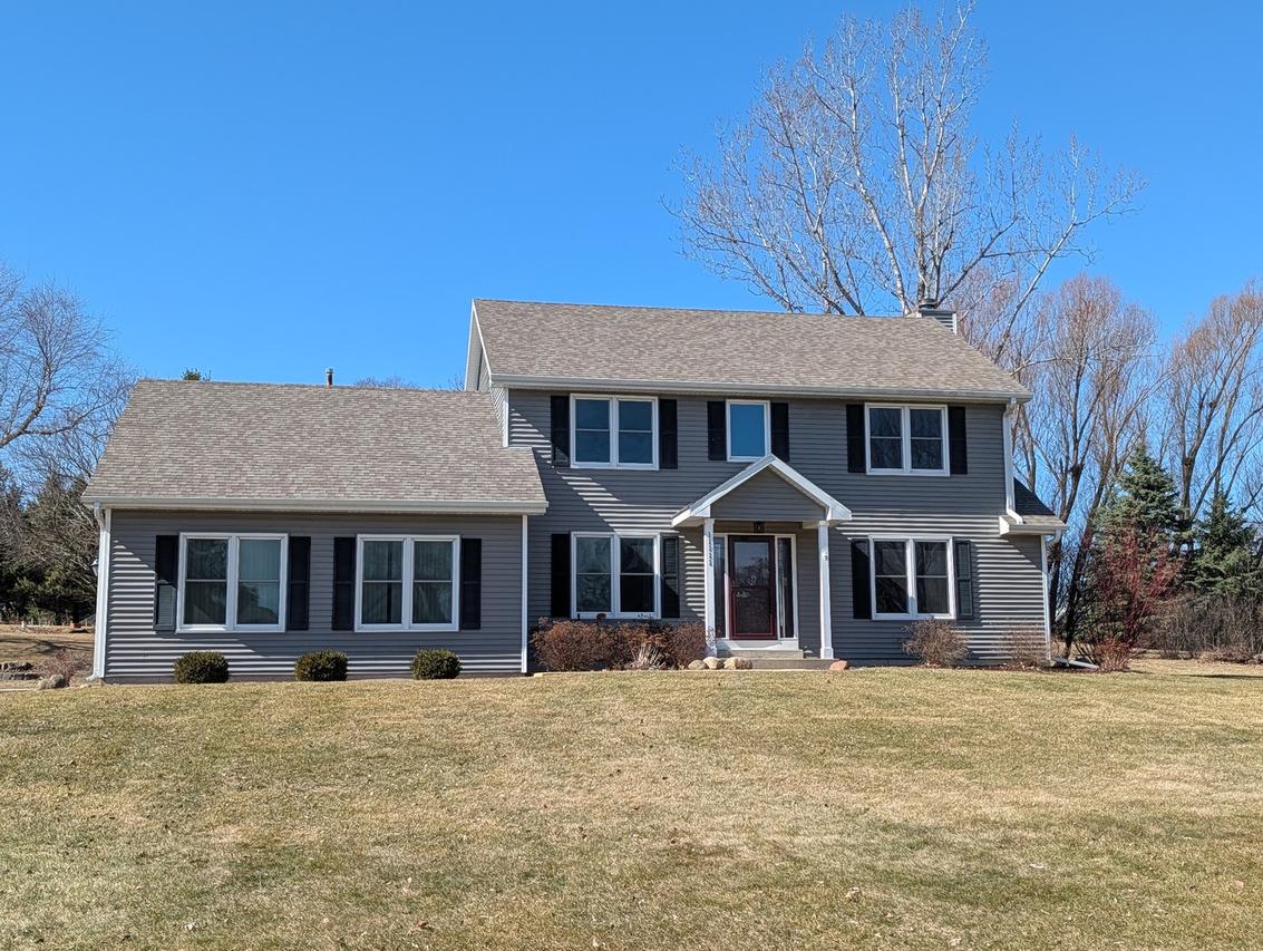 11111 Huron Dr., Spring Grove, IL 60081