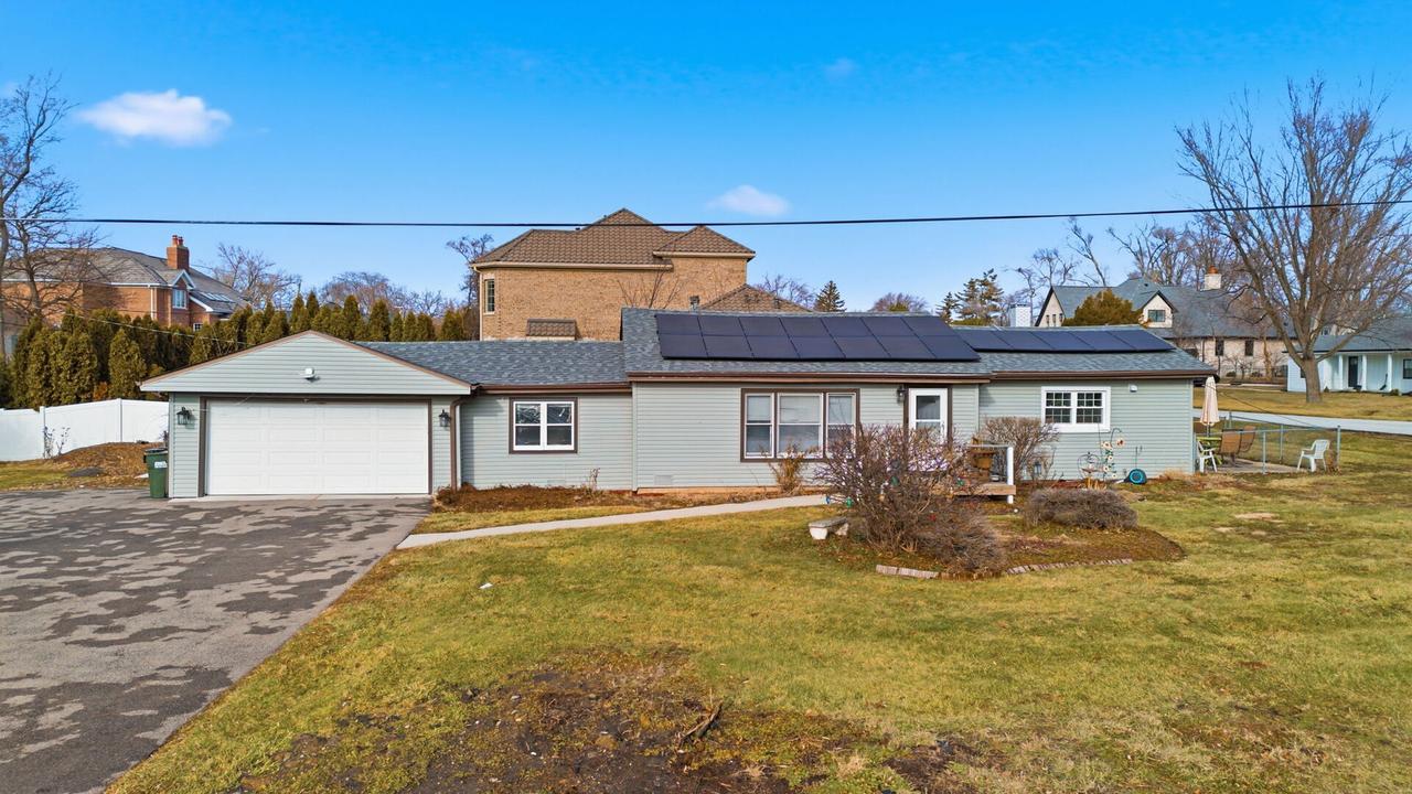 100 Pratt Blvd., Roselle, IL 60172