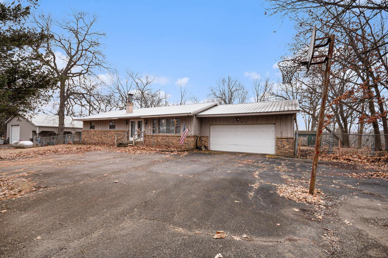 13090 River Rd., Plano, IL 60545