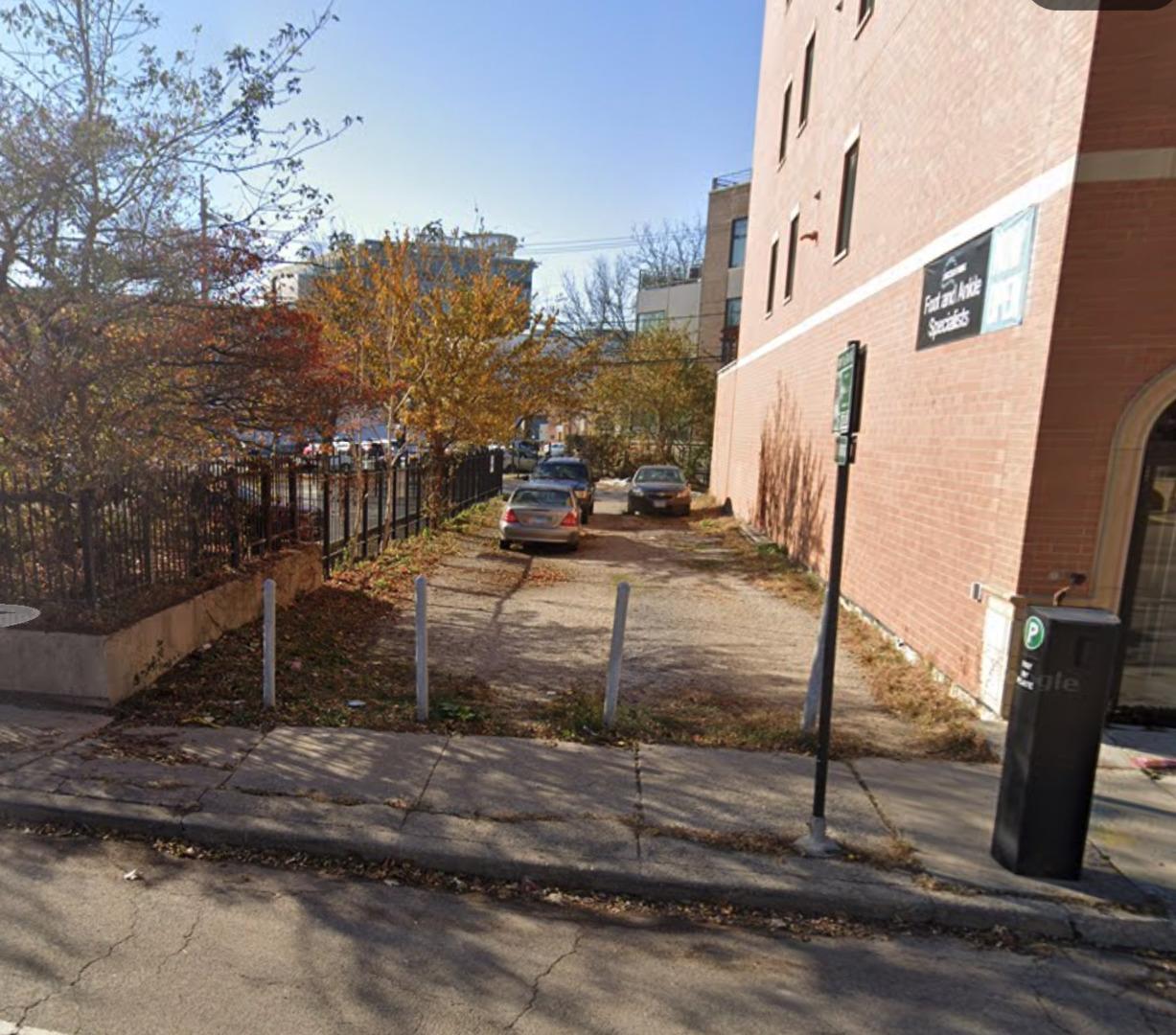 1716 N Clybourn Ave., Chicago, IL 60614