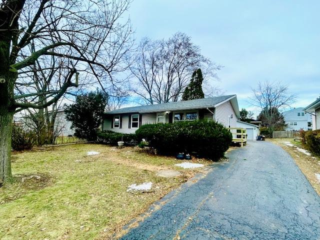 10 Pine Ave., Lake Zurich, IL 60047