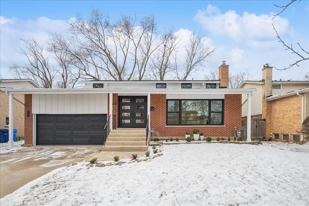 626 Barberry Rd., Highland Park, IL 60035