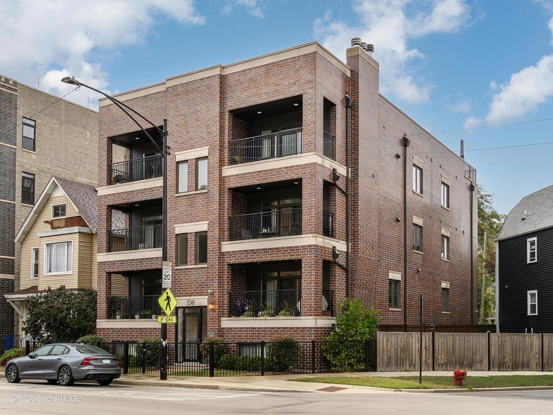 [Address Hidden by Seller], Chicago, IL 60618