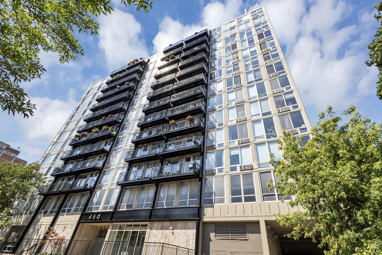 450 W Briar Pl. #13G, Chicago, IL 60657