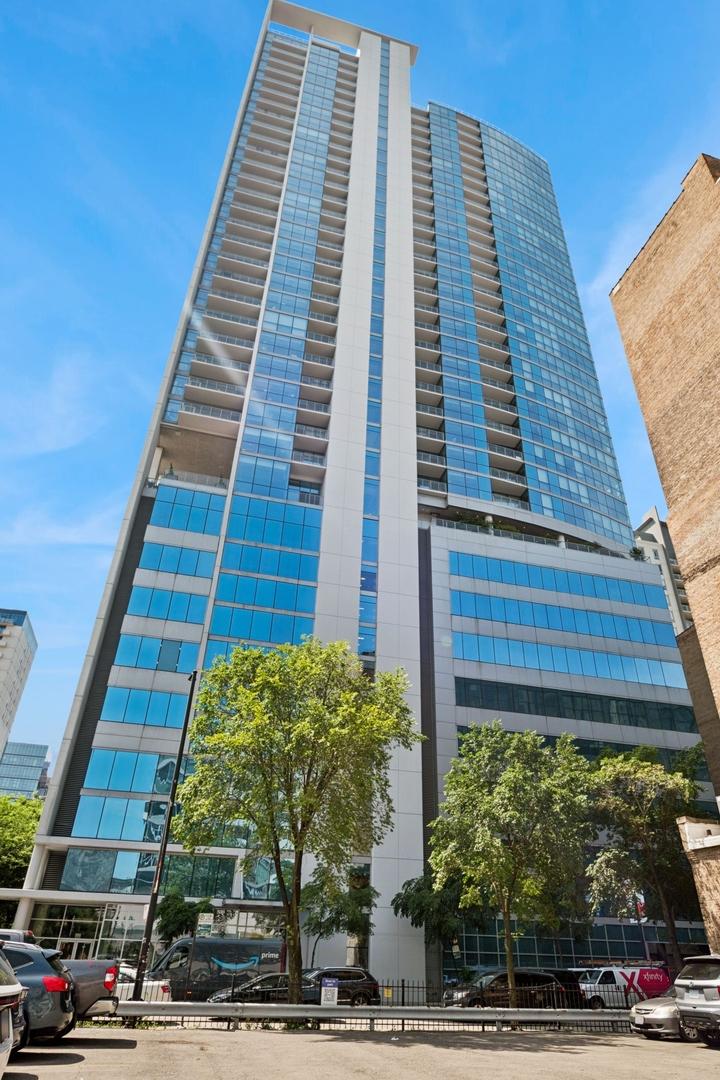 303 W Ohio St. #1407, Chicago, IL 60654