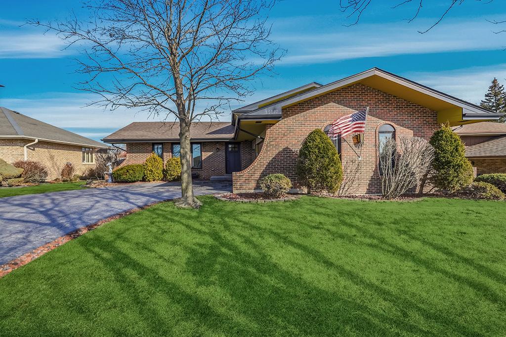 16027 91st Ave., Orland Hills, IL 60487