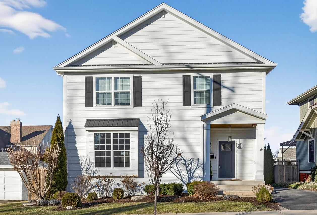 844 Hillside Ave., Glen Ellyn, IL 60137