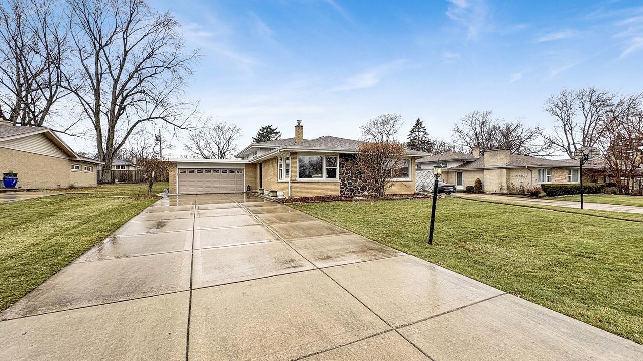 12412 S Meade Ave., Palos Heights, IL 60463