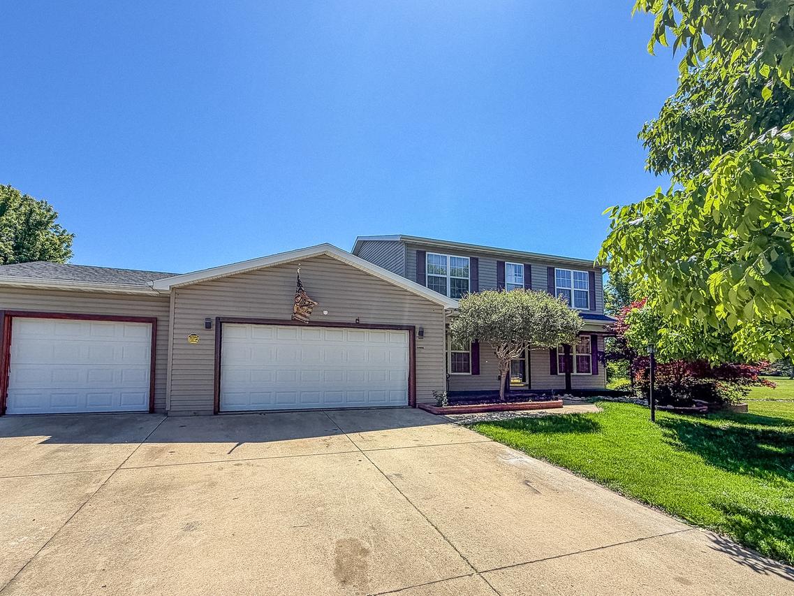 702 Balsam Dr., St. Joseph, IL 61873